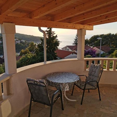 Apartment Miljenko Tomić Splitska Zewnętrze zdjęcie