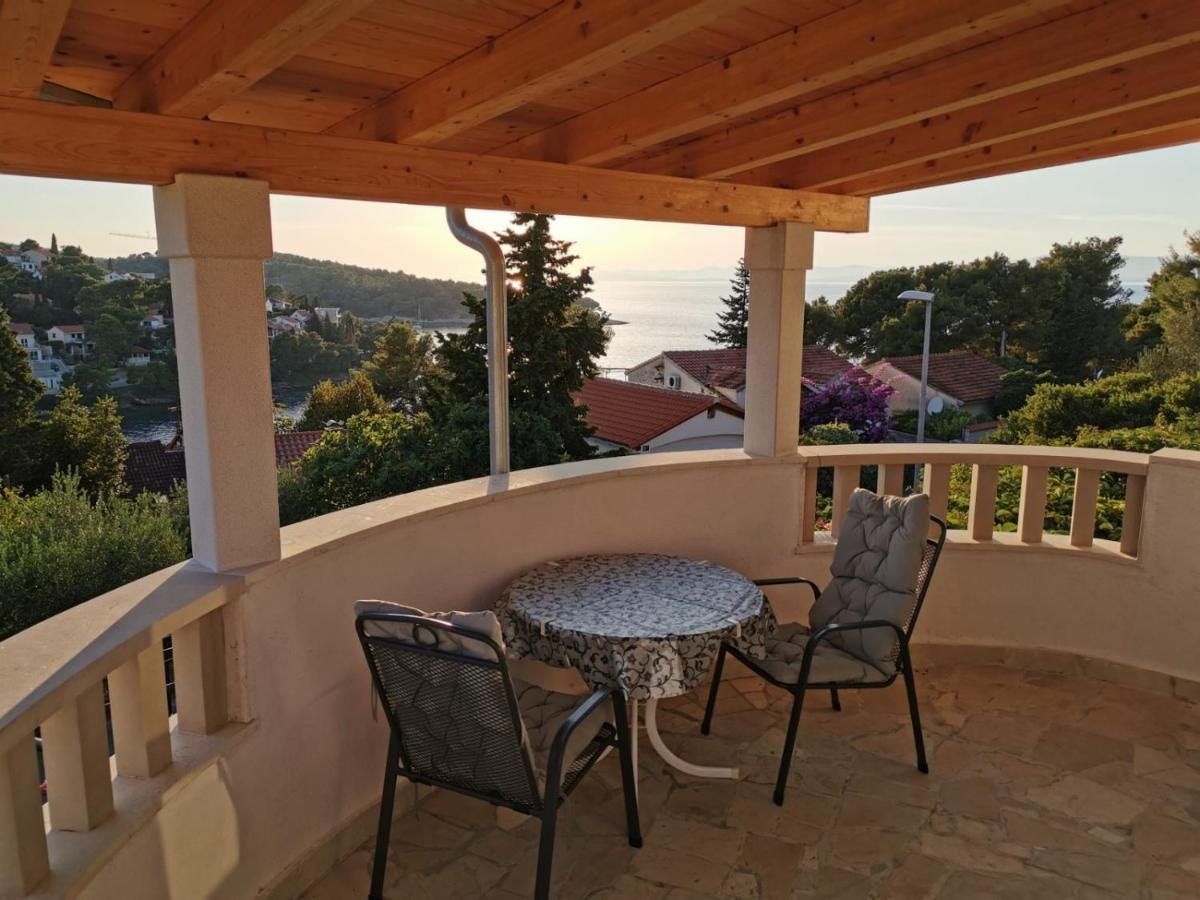 Apartment Miljenko Tomić Splitska Zewnętrze zdjęcie