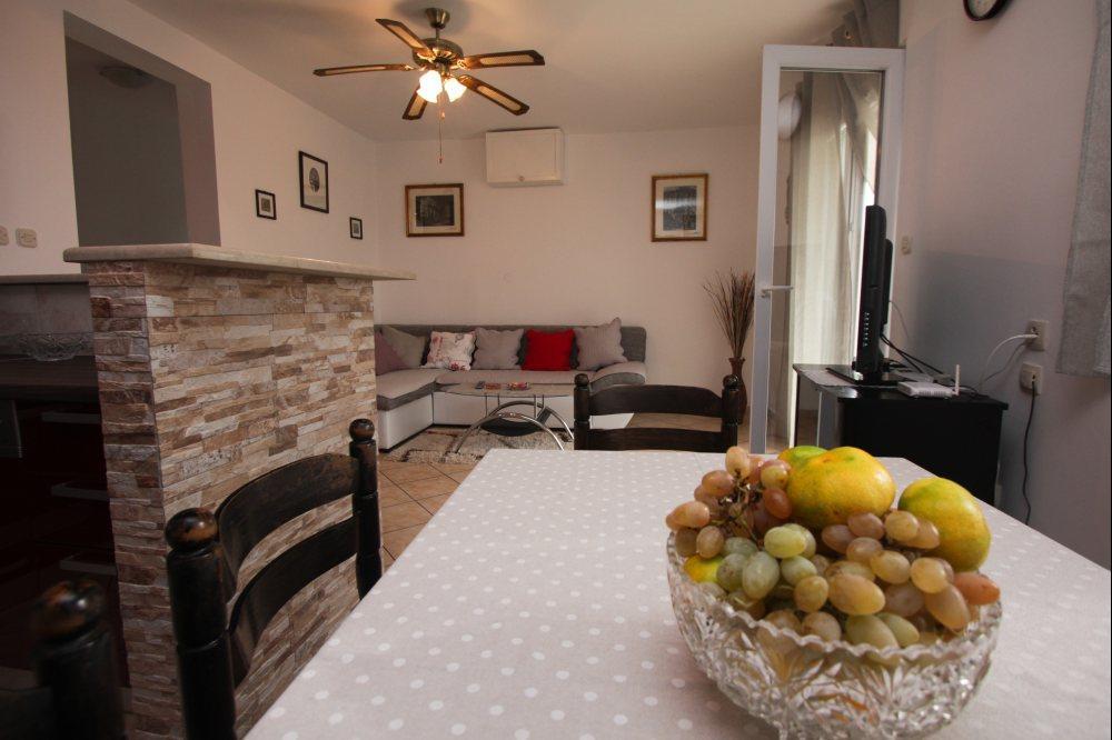 Apartment Miljenko Tomić Splitska Zewnętrze zdjęcie